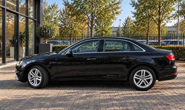 2019 Audi A4, photo 3 of 7