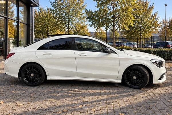 2017 Mercedes CLA, photo 2 of 7